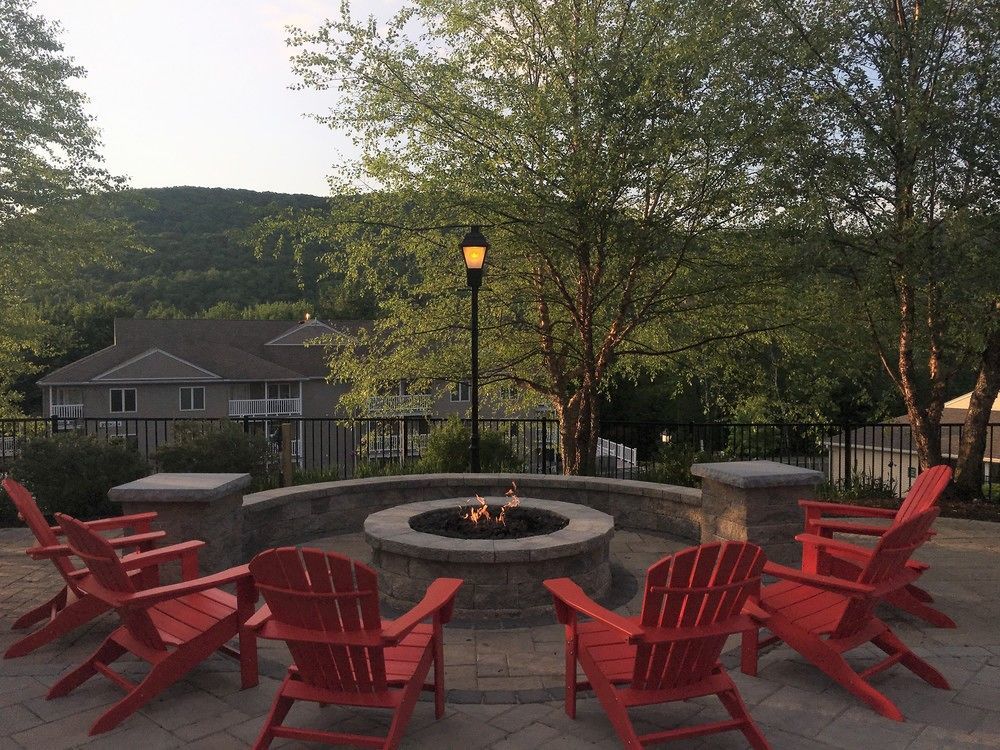 Vacation Village In The Berkshires Hancock Eksteriør billede The fire pit at the main lodge